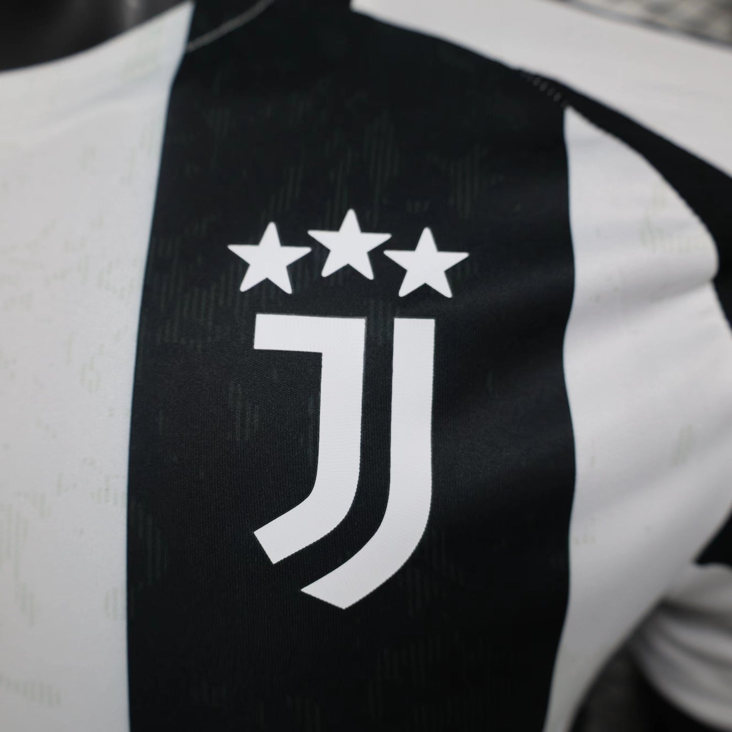 24-25 Juventus home player version jersey