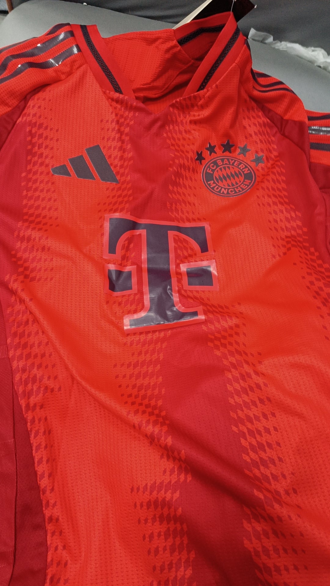 24-25 Bayern home player jersey